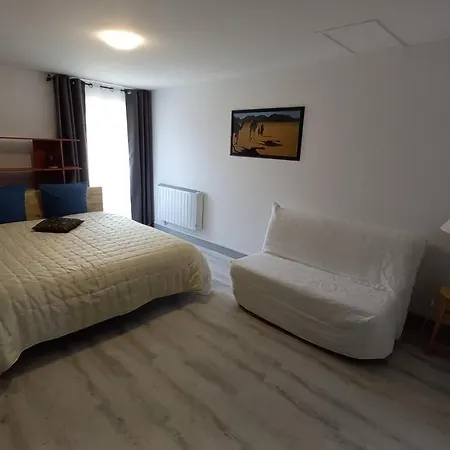 Montreuillais 3 Personnes Au Rez-de-chaussee